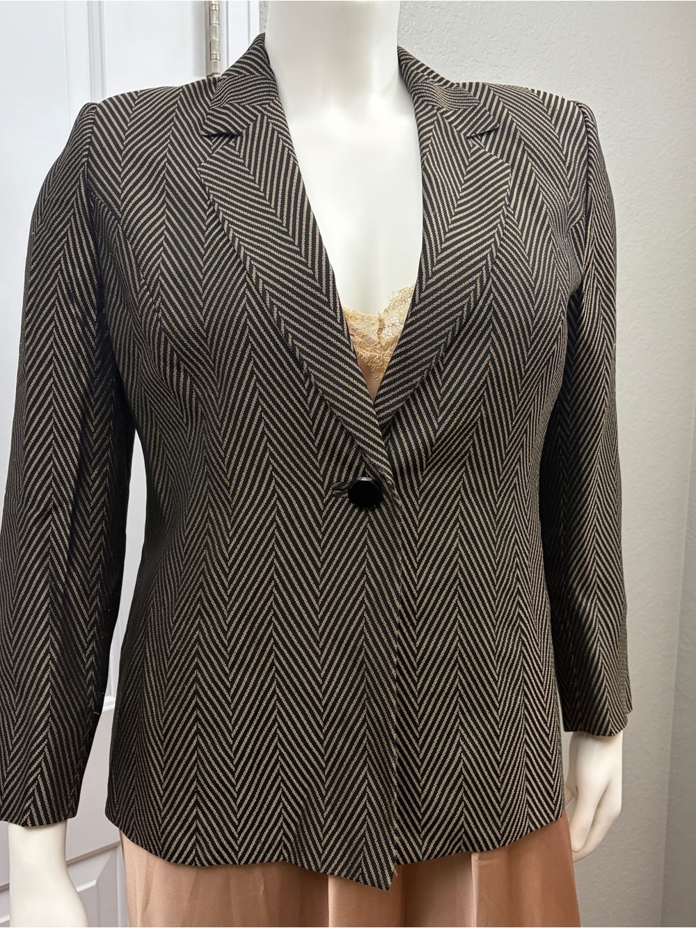 Marina Rinaldi Black and Cream Chevron Herringbone Blazer - Size 21 Italian